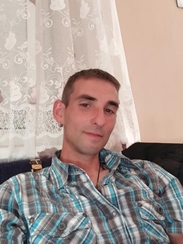 Gábor, 35 éves nyergesújfalui társkereső férfi profil fotója