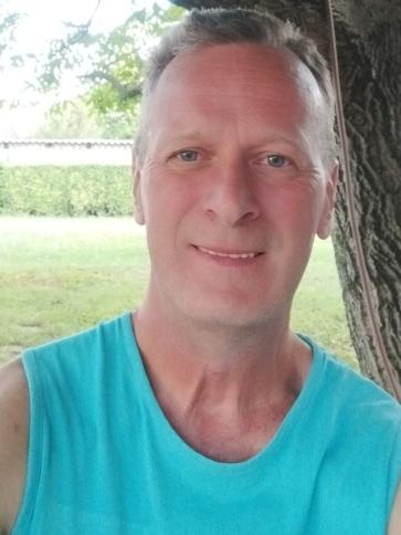 Gyuri, 54 éves hajdúszoboszlói társkereső férfi profil fotója Gyuri, 54 éves hajdúszoboszlói társkereső férfi profil fotója