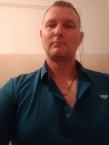 Ádám, 40 éves váci társkereső férfi profil fotója