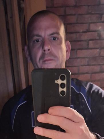 Zsolti, 39 éves érdi társkereső férfi profil fotója