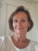 Sziasztok! Angéla vagyok. Komoly Budapest XX. kerületi társkereső férfiak jelentkezését várom.