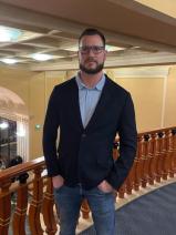 Sziasztok! Norbert vagyok. Online Budapest XIII. kerületi randizni vágyó nők kattinsatok a kedvenc gombra.
