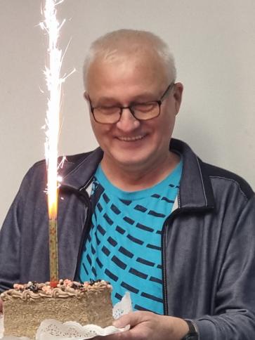 László, 66 éves egri társkereső férfi profil fotója László, 66 éves egri társkereső férfi profil fotója