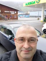 Sziasztok! Róbert vagyok. Ingyenesen megismerhető miskolci nőkkel randiznék.
