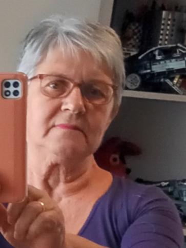 Marika, 70 éves tiszavárkonyi társkereső nő profil fotója