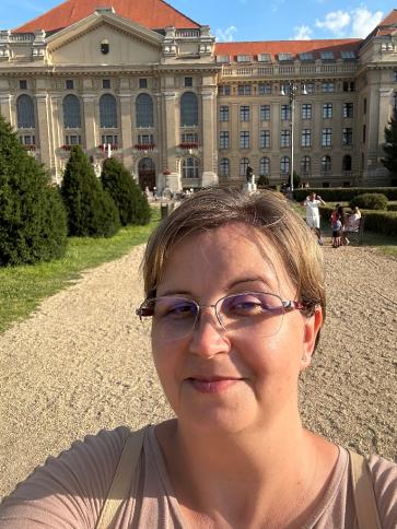 Anikó, 46 éves kecskeméti társkereső nő profil fotója Anikó, 46 éves kecskeméti társkereső nő profil fotója
