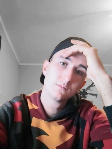 Dani, 25 éves tatabányai társkereső férfi profil fotója