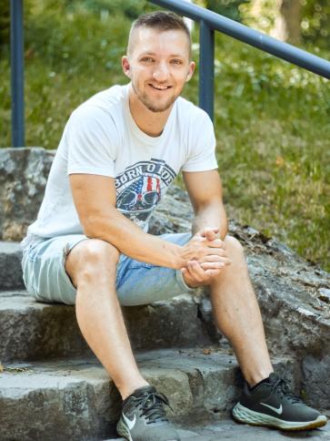 Peti, 30 éves komlói társkereső férfi profil fotója