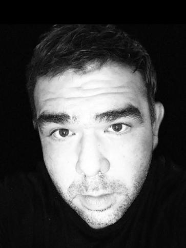 Csaba, 35 éves rábapatonai társkereső férfi profil fotója
