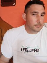 Sziasztok! Csaba vagyok. Online egri randizni vágyó nők kattinsatok a kedvenc gombra.