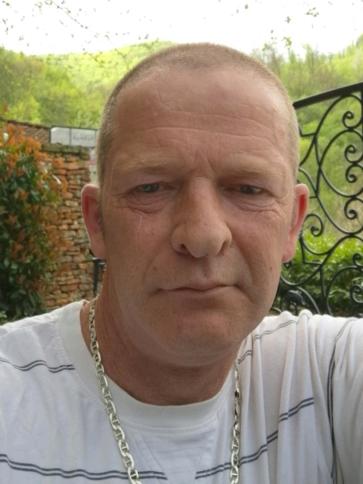 Robi, 53 éves ináncsi társkereső férfi profil fotója