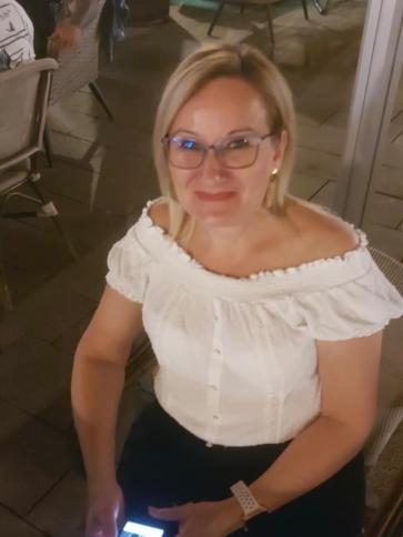 Kata, 50 éves székesfehérvári társkereső nő profil fotója