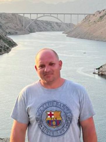 Zoli, 40 éves törökbálinti társkereső férfi profil fotója