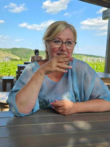 Szilvia, 55 éves váci társkereső nő profil fotója