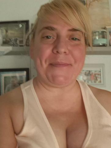Éva, 47 éves Budapest XIV. kerületi társkereső nő profil fotója Éva, 47 éves Budapest XIV. kerületi társkereső nő profil fotója