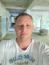 Sziasztok! Gábor vagyok. Komoly komlói párkereső nők jelentkezését várom.
