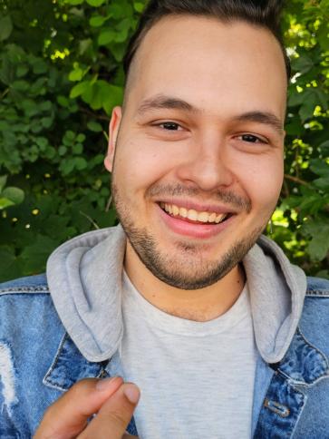 Dominik, 25 éves esztergomi társkereső férfi profil fotója Dominik, 25 éves esztergomi társkereső férfi profil fotója