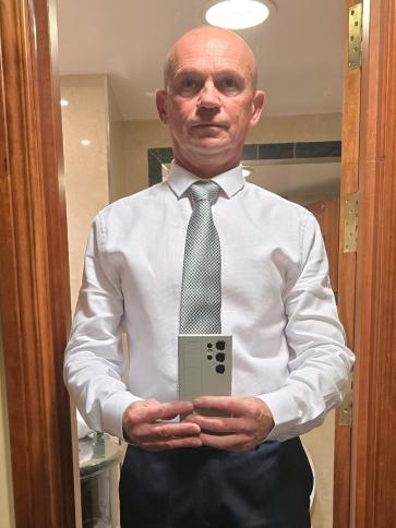 Zoltan, 60 éves írországi társkereső férfi profil fotója