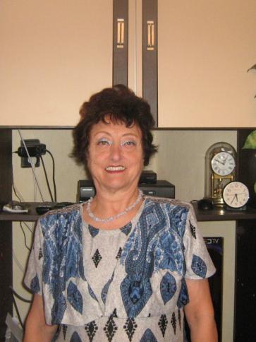 Magdolna, 79 éves székesfehérvári társkereső nő profil fotója