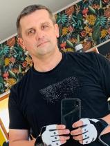 Sziasztok! Ferenc vagyok. Online soproni randizni vágyó nők kattinsatok a kedvenc gombra.