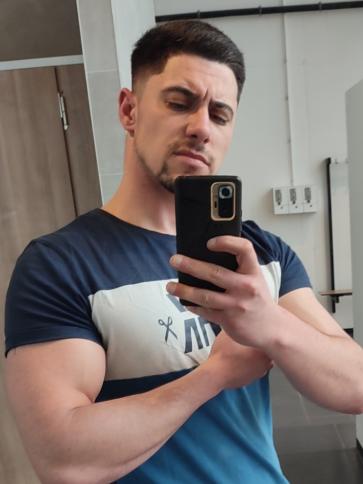 Csaba, 29 éves abdai társkereső férfi profil fotója