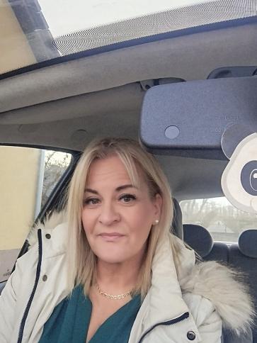 Edina, 53 éves kecskeméti társkereső nő profil fotója