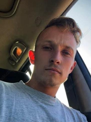 Krisztián, 23 éves kecskeméti társkereső férfi profil fotója