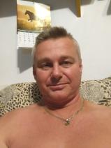 Sziasztok! István vagyok. Online Budapest XV. kerületi randizni vágyó nők kattinsatok a kedvenc gombra.