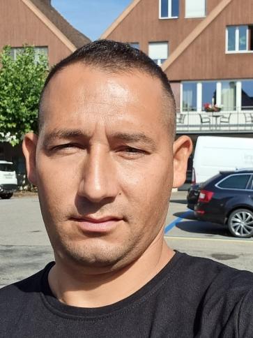 Bela, 38 éves romániai társkereső férfi profil fotója