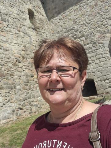 Erzsó, 55 éves újlengyeli társkereső nő profil fotója