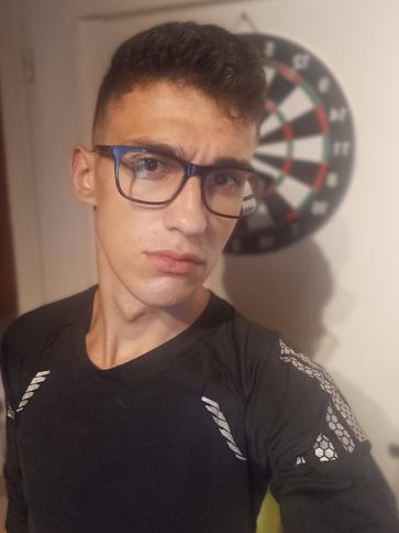 László, 22 éves Budapest XVIII. kerületi társkereső férfi profil fotója
