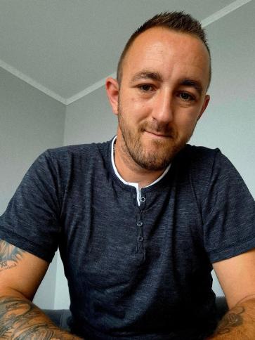 Zoltán, 30 éves szlovákiai társkereső férfi profil fotója