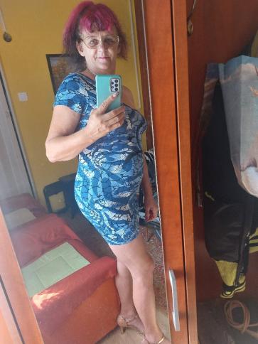 Izabella, 63 éves albertirsai társkereső nő profil fotója