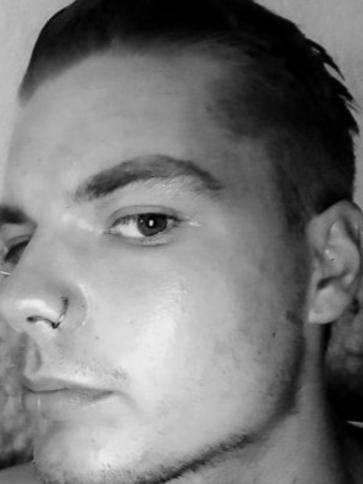 Máté, 23 éves hejőbábai társkereső férfi profil fotója