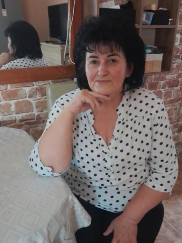Júlia, 64 éves debreceni társkereső nő profil fotója