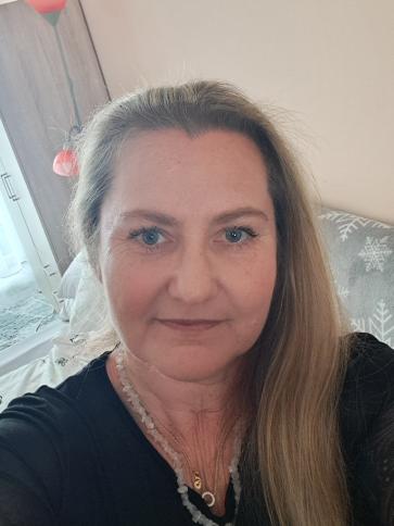 Rilla, 46 éves fertőrákosi társkereső nő profil fotója Rilla, 46 éves fertőrákosi társkereső nő profil fotója