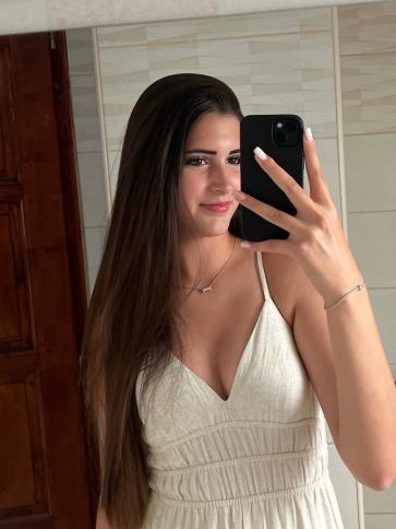 Leila, 19 éves székesfehérvári társkereső nő profil fotója