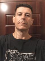 Sziasztok! Gábor vagyok. Komoly Budapest III. kerületi párkereső nők jelentkezését várom.