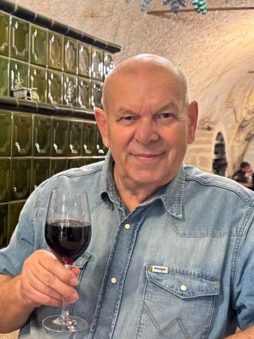 László, 65 éves székesfehérvári társkereső férfi profil fotója