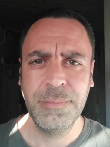 Zoli, 44 éves Budapest XVIII. kerületi társkereső férfi profil fotója