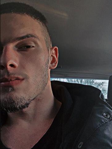 Gábor, 22 éves győri társkereső férfi profil fotója