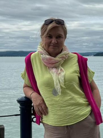Andrea, 61 éves mosonmagyaróvári társkereső nő profil fotója