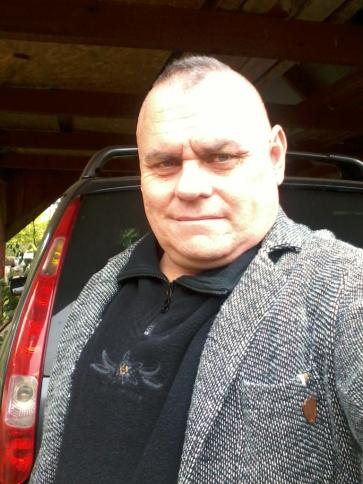 Öcsi, 56 éves győrasszonyfai társkereső férfi profil fotója