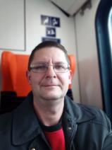 Sziasztok! Peti vagyok. Online szlovákiai randizni vágyó nők kattinsatok a kedvenc gombra.