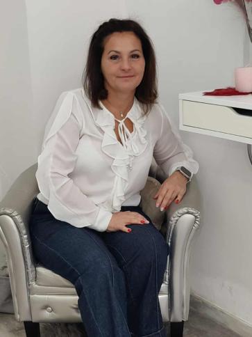 Mónika, 53 éves tatai társkereső nő profil fotója