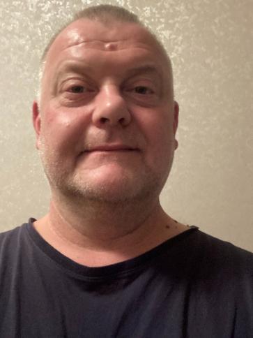 Gabor, 49 éves Nagy Britannia kerületi társkereső férfi profil fotója Gabor, 49 éves Nagy Britannia kerületi társkereső férfi profil fotója