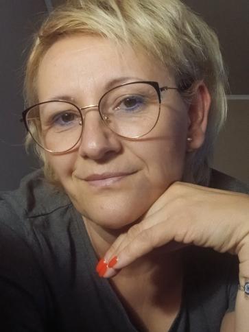 Szilvia, 49 éves rákóczifalvai társkereső nő profil fotója