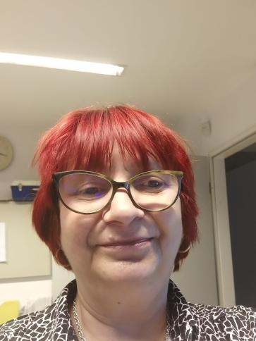 Zsuzsa, 67 éves komlói társkereső nő profil fotója