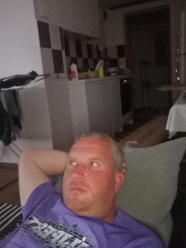 László