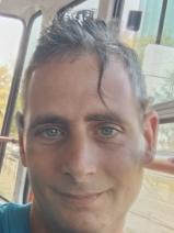 Sziasztok! Szabolcs vagyok. Fiatal Csongrád megyei párkereső lányokkal chatelnék.